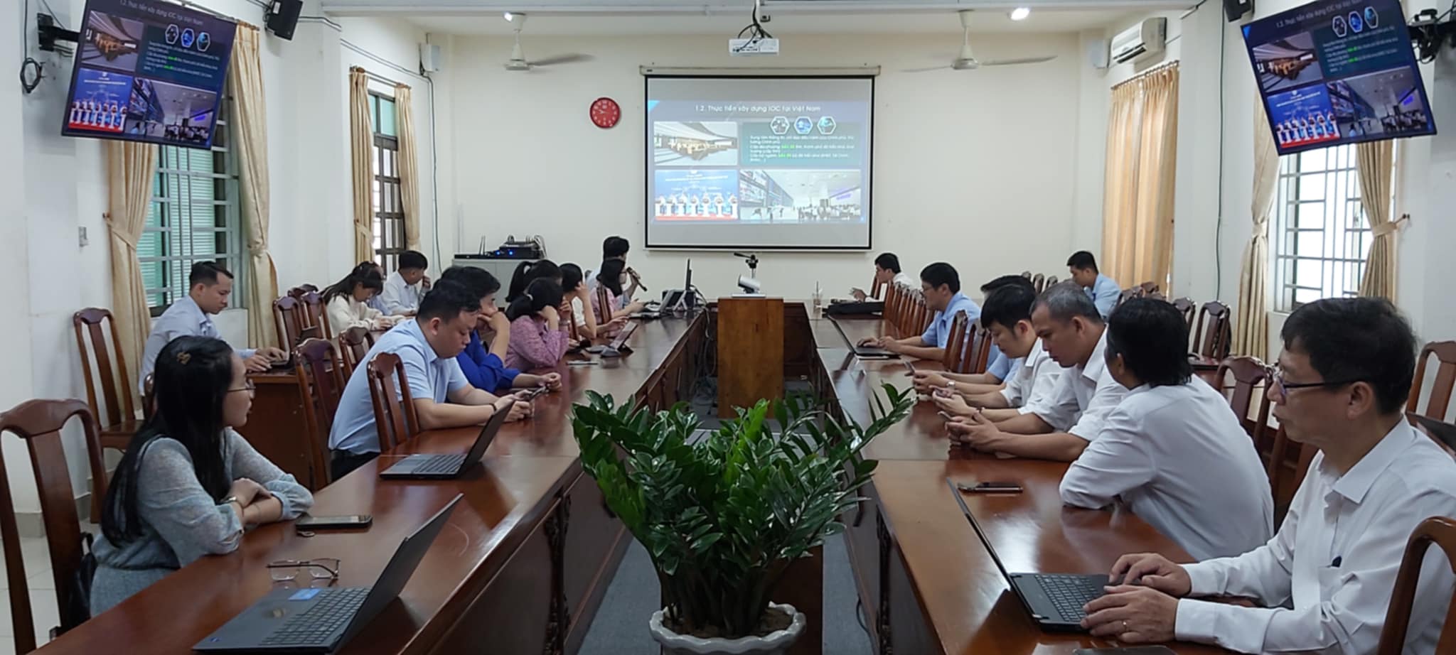 Bình Dương: Tập huấn sử dụng Hệ thống Trung tâm giám sát điều hành thông minh (IOC) cho công chức, viên chức